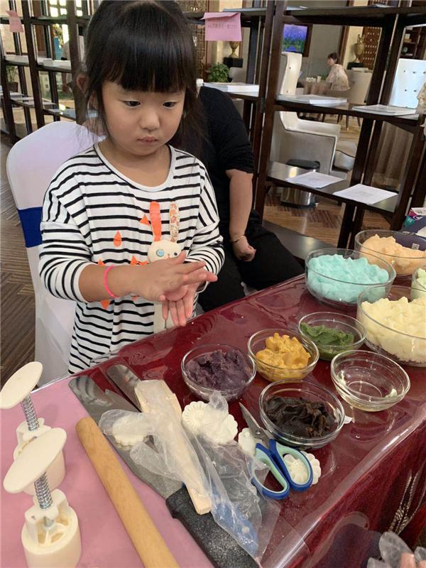 情系中秋，樂享團(tuán)圓——君河灣社區(qū)冰皮月餅制作活動(dòng)圓滿落幕